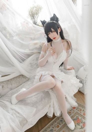 把雙腿架在肩上瘋狂頂撞_1080P神馬影院在線