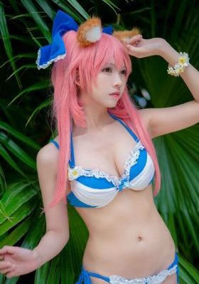 宮女趴撅著白嫩光屁股被打_1080P影視在線觀看